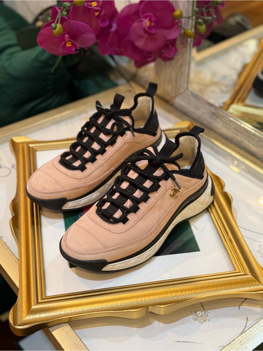 CHANEL Blush Pink and Black Suede Low-Top Sneakers - Picture 5 of 11